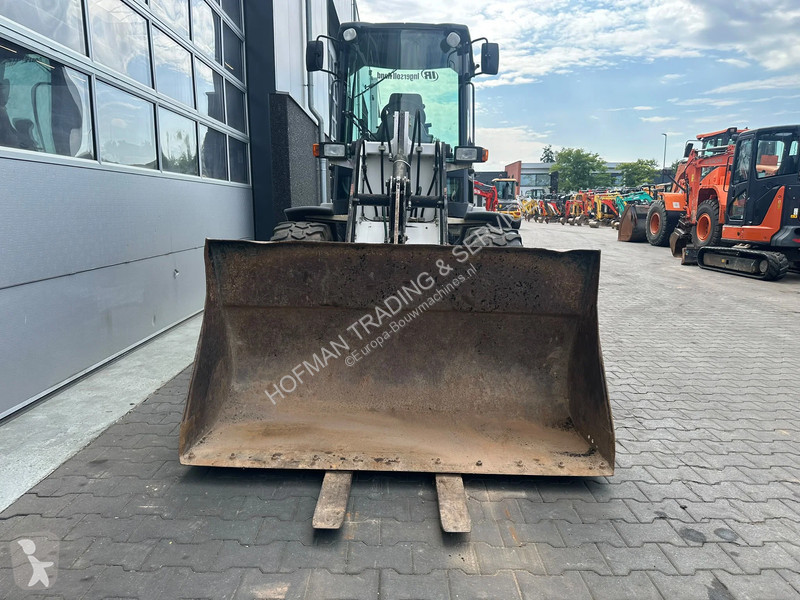 Nakladač Bobcat D