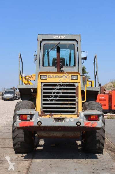 Nakladač Daewoo Mega 200