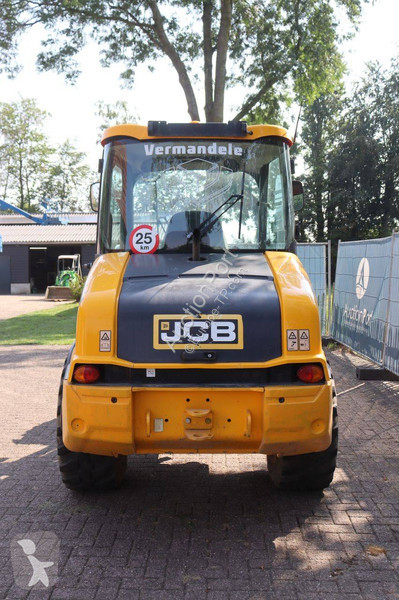 Nakladač JCB T4