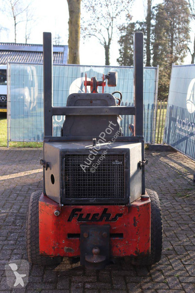 Nakladač Fuchs F853H