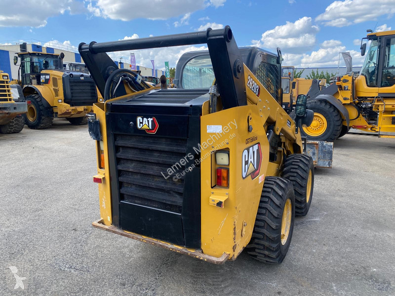Nakladač Caterpillar D3 .