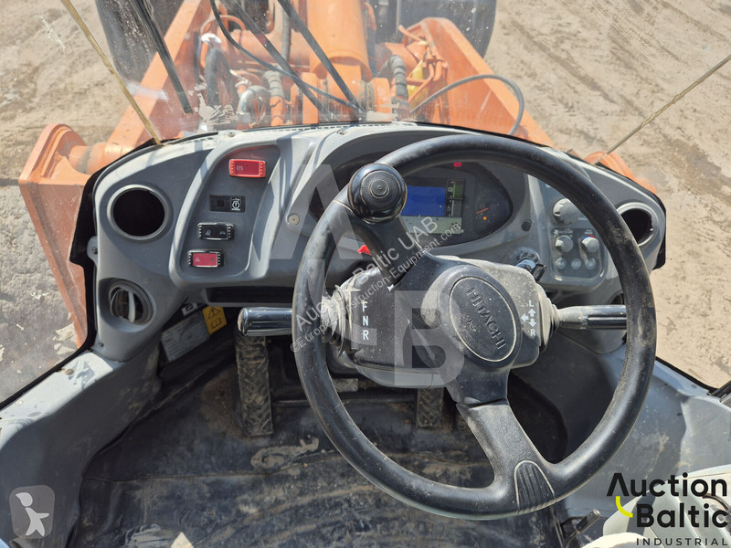 Фронтальный погрузчик Hitachi 6