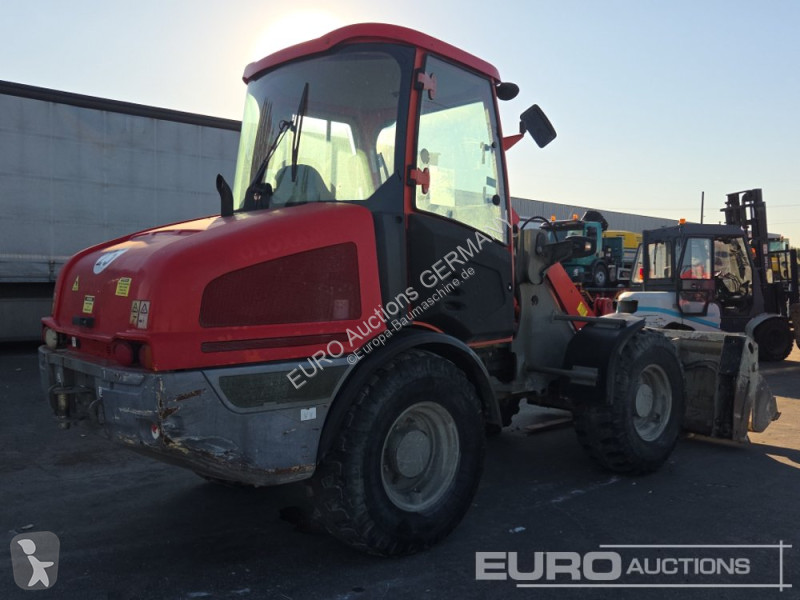 Nakladač JCB 407