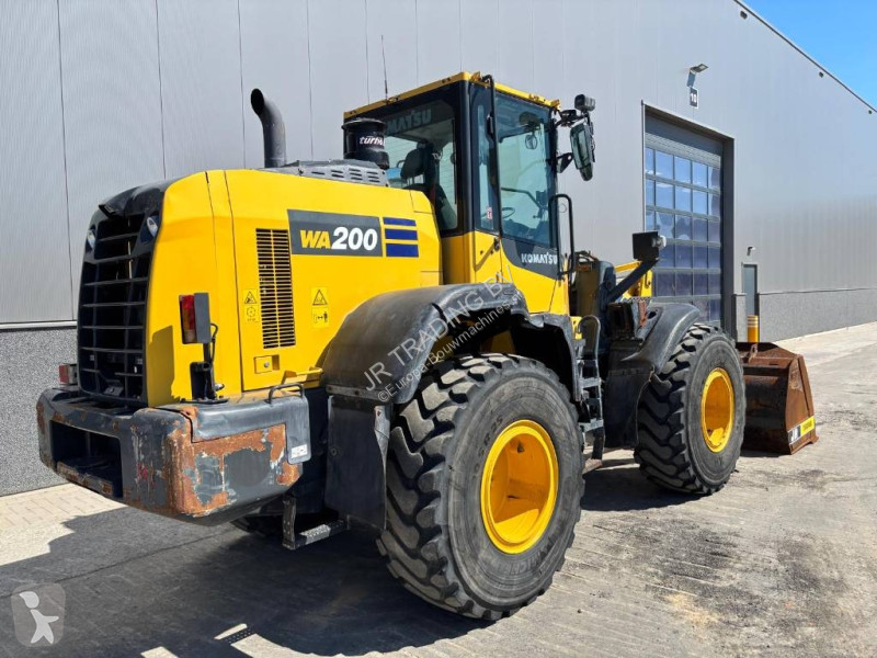 Фронтальный погрузчик Komatsu WA 200-8