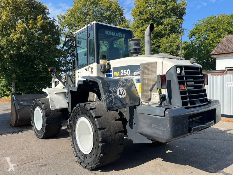 Incarcator Komatsu WA250 WA250-6...