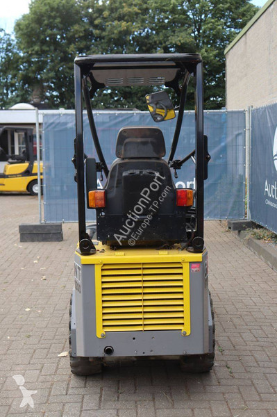 Фронтальный погрузчик Giant D254SW