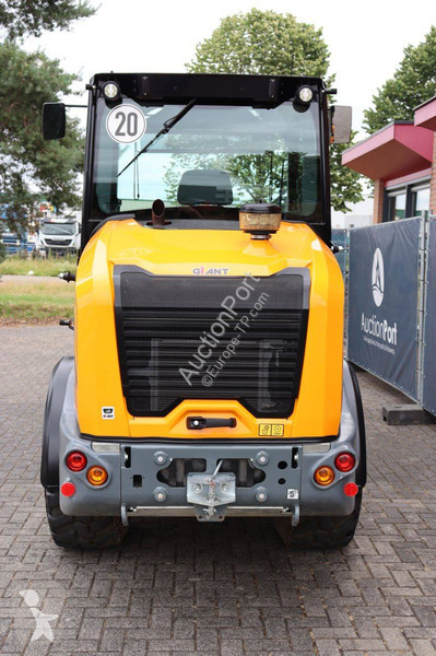 Nakladač Giant G5000 X-TRA