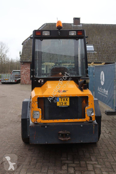 Chargeuse Giant V881T