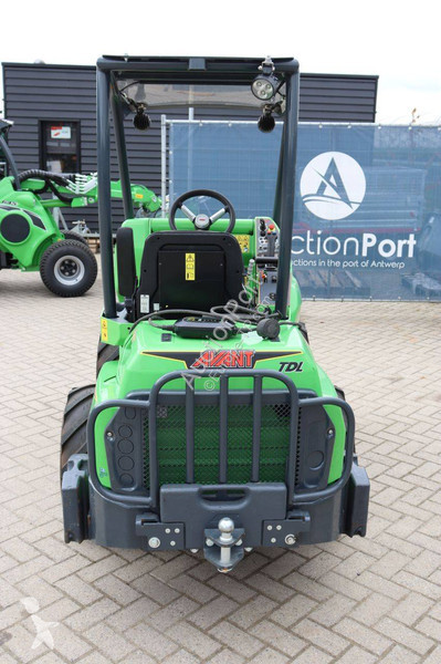 Pala cargadora Avant tecno ME527