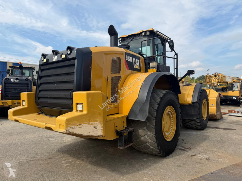 Товарач Caterpillar 982M .