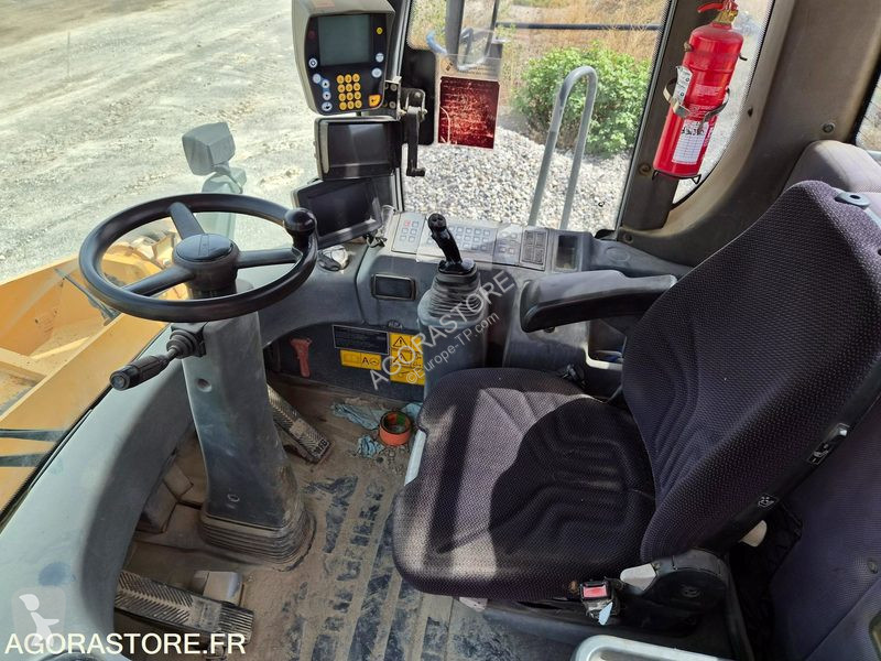 Shovel Liebherr 566