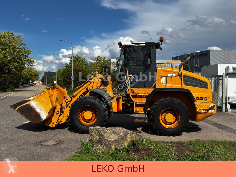 Liebherr Mit 3 Löffeln & 1 Gabel loader