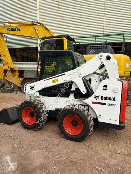 Shovel Bobcat