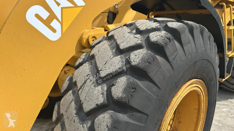 Навантажувач Caterpillar
