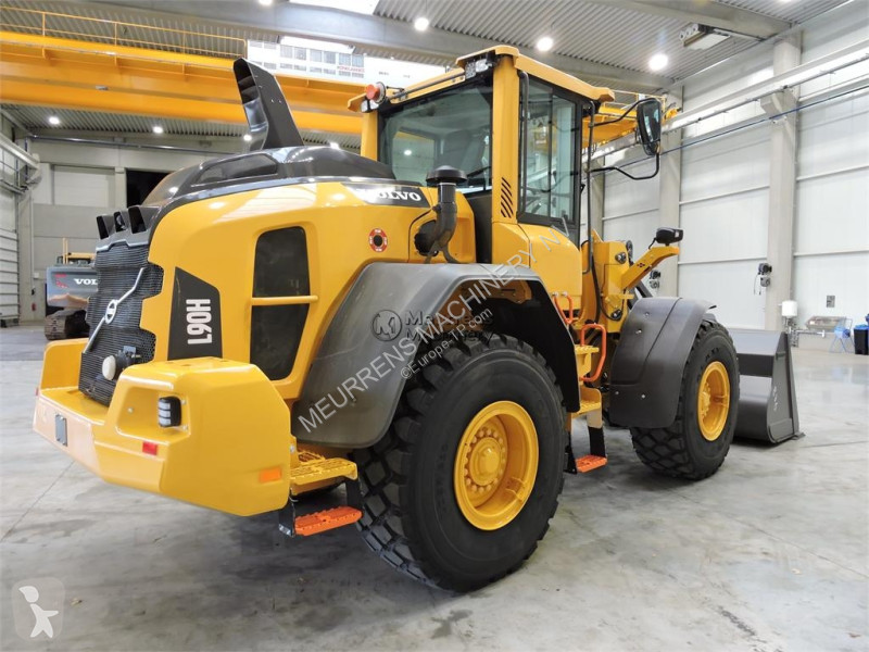 مُحمّلة Volvo New Bucket + Tyres