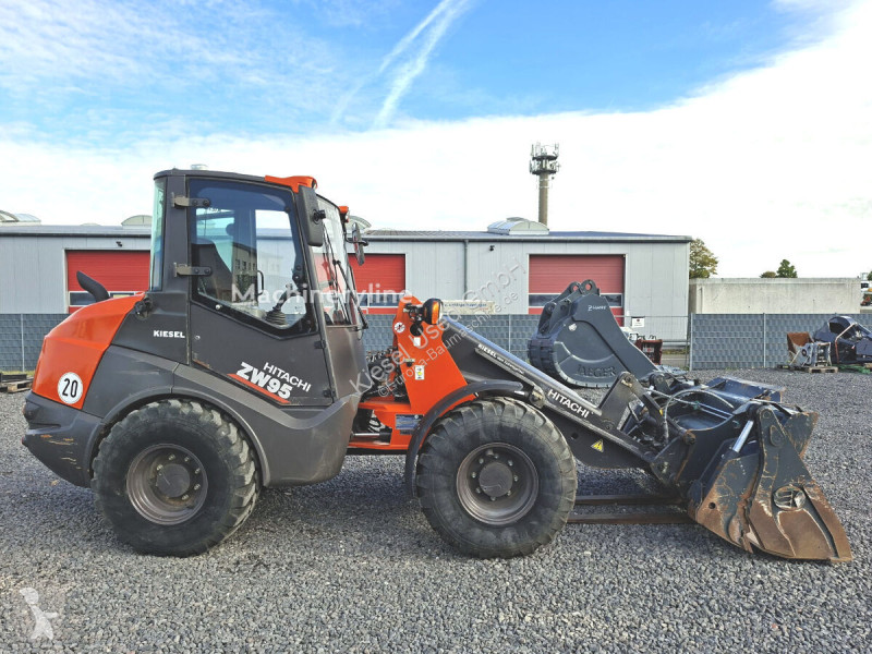 Rakodógép Hitachi 6