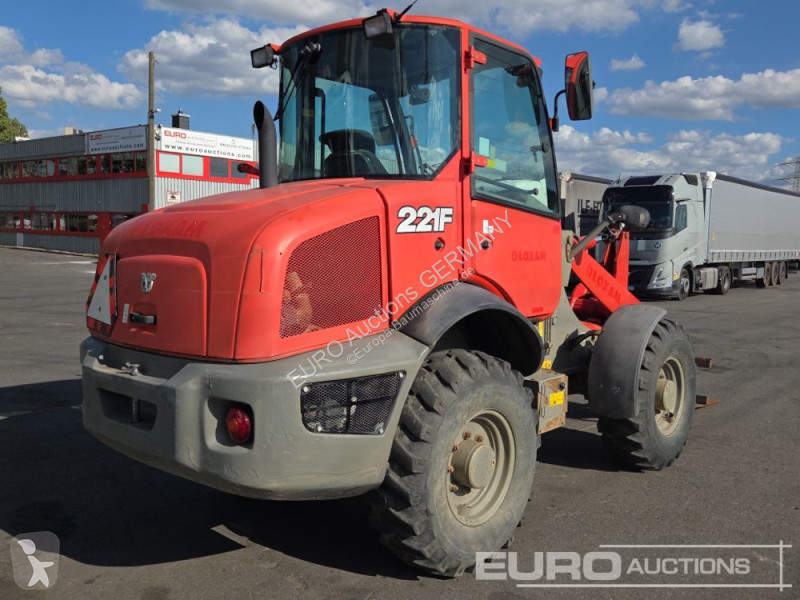 Lastare Case 221F