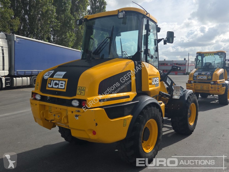 Lastare JCB 409