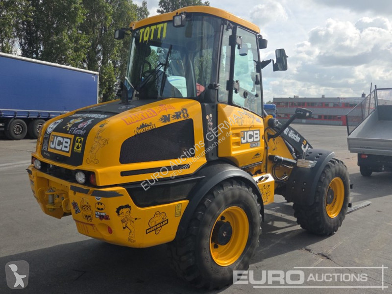 Lastare JCB 409