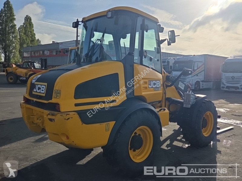 Lastare JCB 409