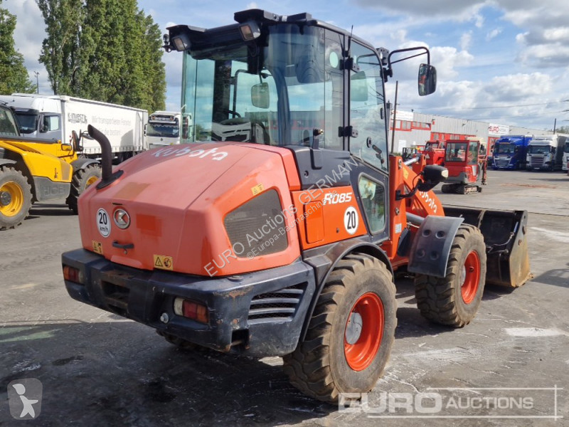 Lastare Kubota R085