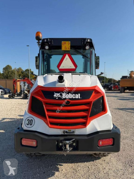 Фронтальный погрузчик Bobcat L85