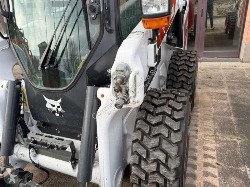 Pala cargadora Bobcat S76