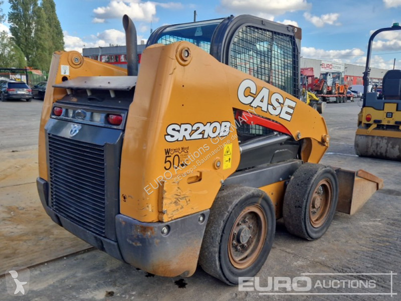 Chargeuse Case SR210B