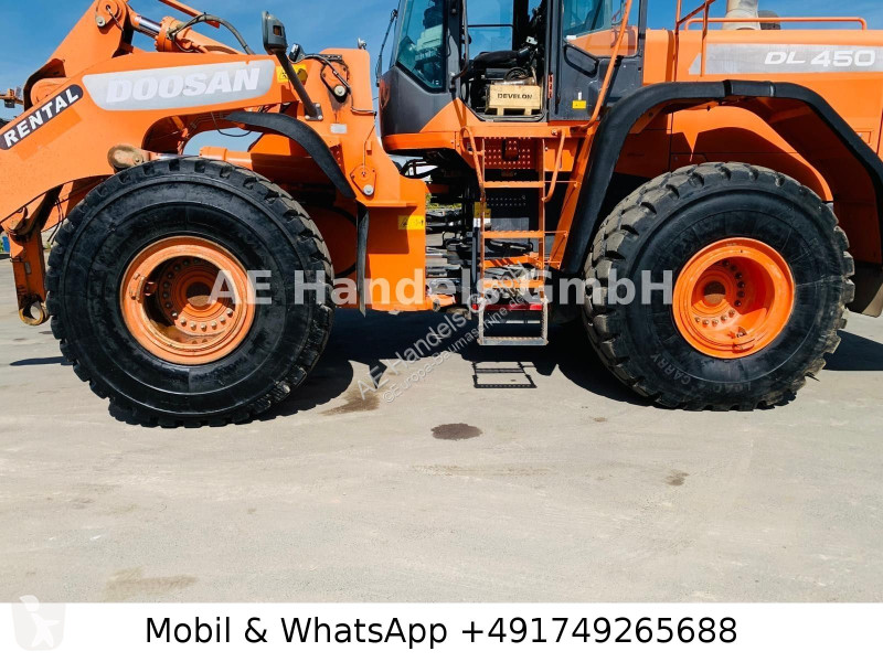 Chargeuse Doosan 4503...
