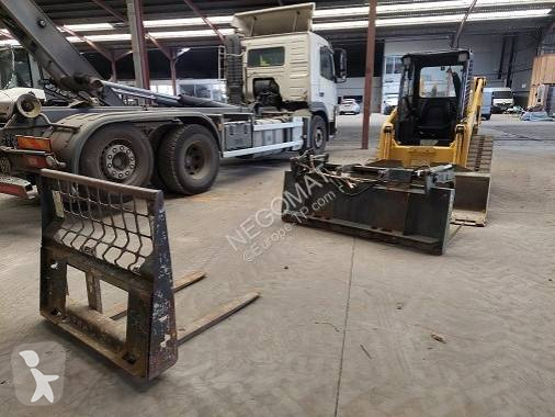 Товарач Komatsu Chargeuse à chenilles