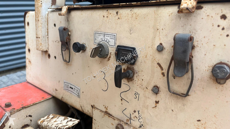 مُحمّلة Komatsu mini loader