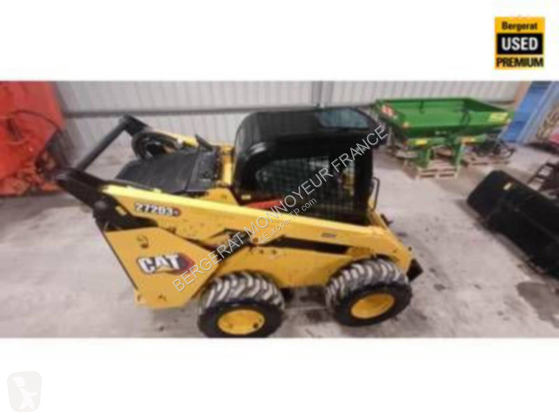 مُحمّلة Caterpillar 272D3 XE