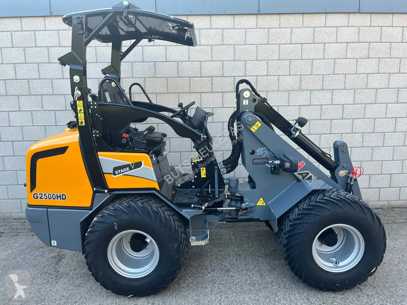 Giant G2500 HD loader