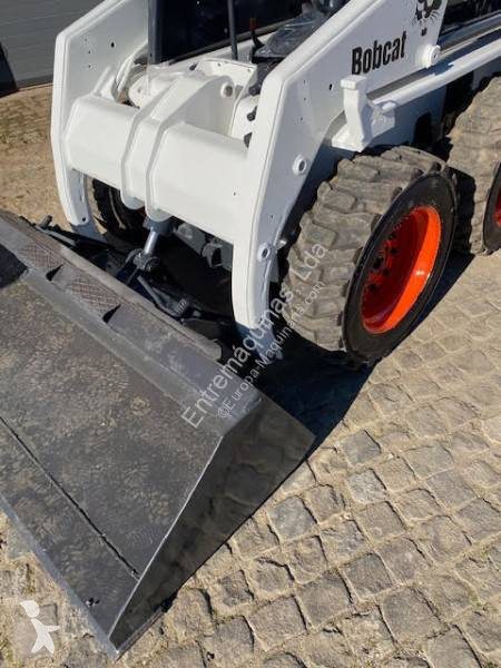 Shovel Bobcat