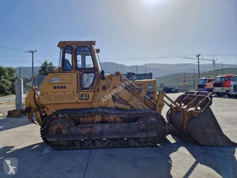 مُحمّلة Caterpillar CAT With Ripper
