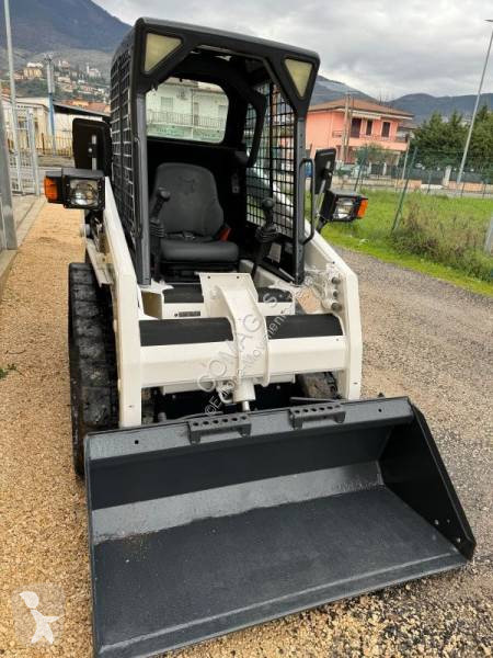 Shovel Bobcat
