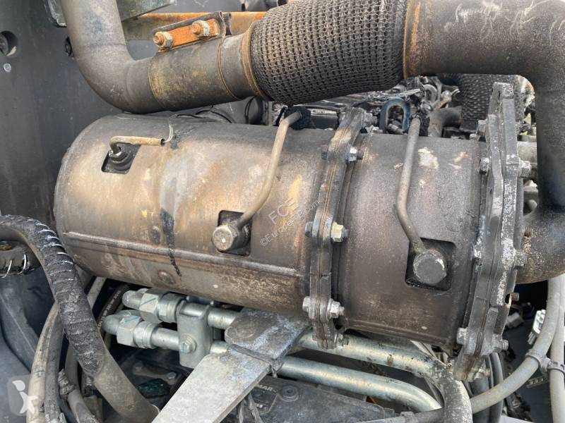 مُحمّلة Yanmar V 100 / Certificat CE endommagée