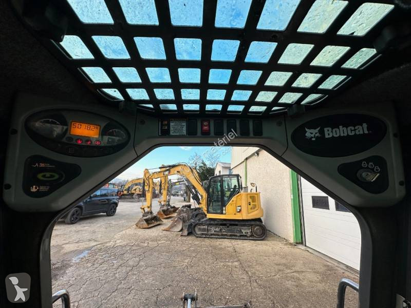 Shovel Bobcat