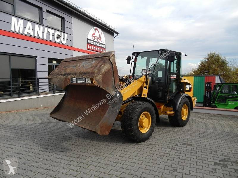 Shovel Caterpillar ( CAT ) 906M