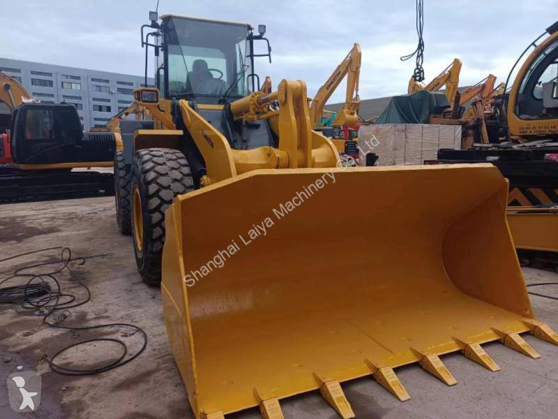 مُحمّلة Komatsu WA320