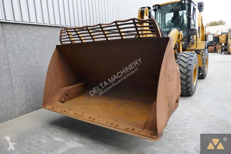 Pala Caterpillar M