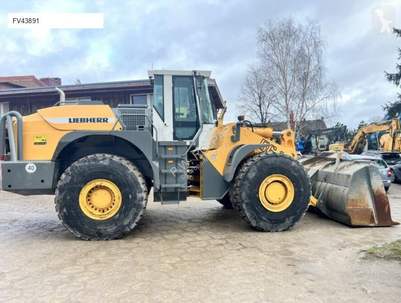 Shovel Liebherr NEW TIRES