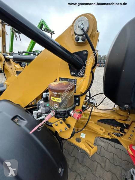 Shovel Caterpillar 907 M