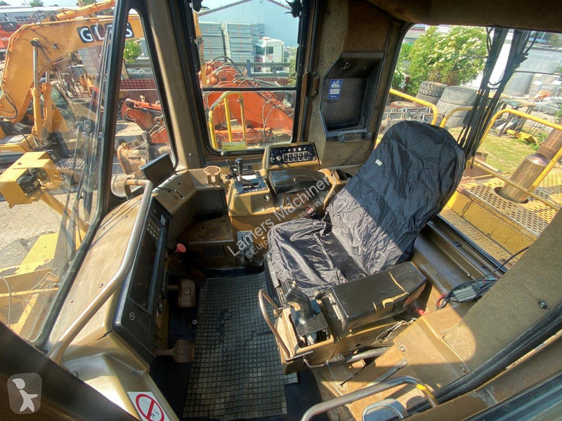Shovel Caterpillar NVT