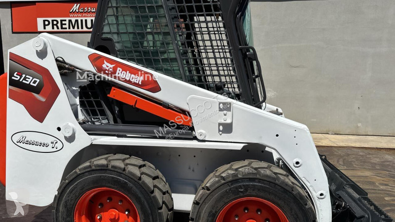 Shovel Bobcat