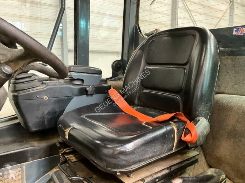Shovel Gehl AL 600