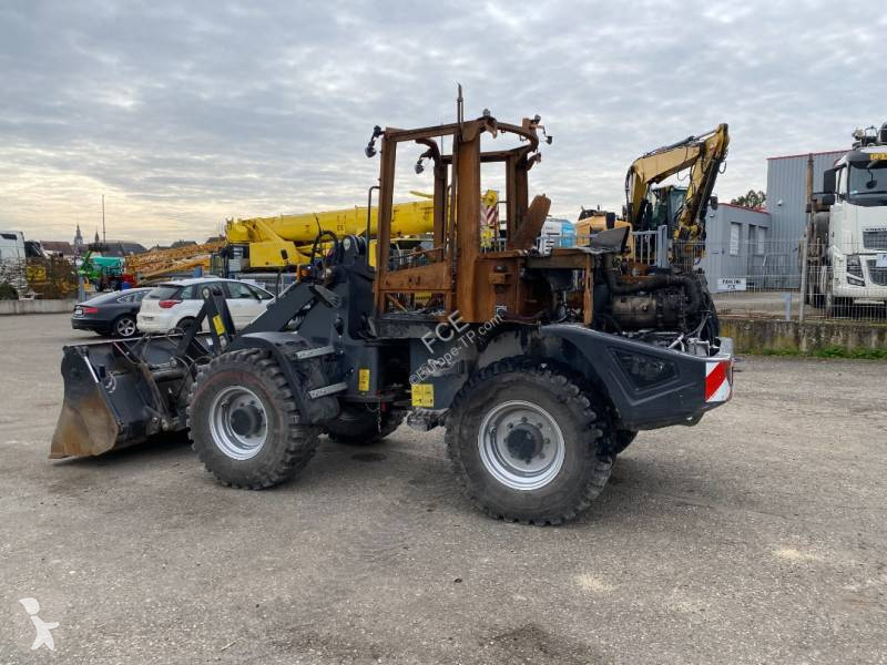 مُحمّلة Yanmar V 100 / Certificat CE endommagée