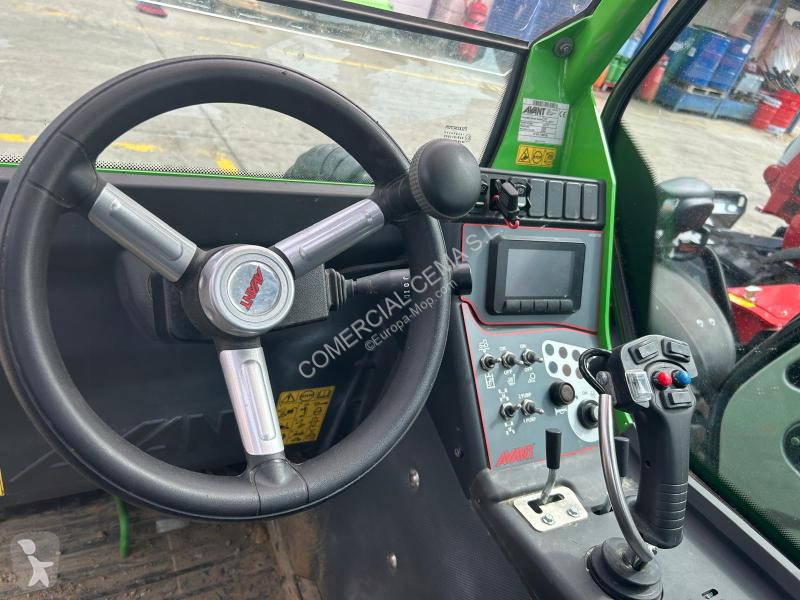Pala cargadora Avant tecno  755i