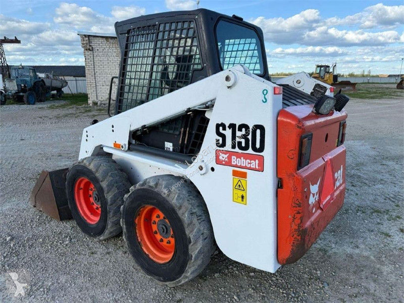 Shovel Bobcat