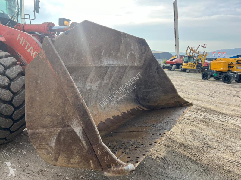 Shovel Hitachi Chargeuse 23T